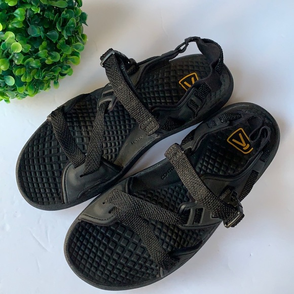 Keen Black  Sandals Ladies size 9 - Picture 1 of 9
